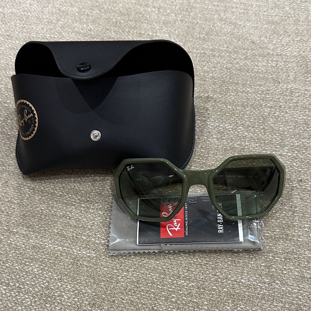Ray-Ban Olive Sunglasses with Black Case